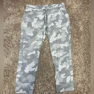 Lululemon Ready To Rulu Jogger - Cropped! Fantastic condition, minimal wear.
